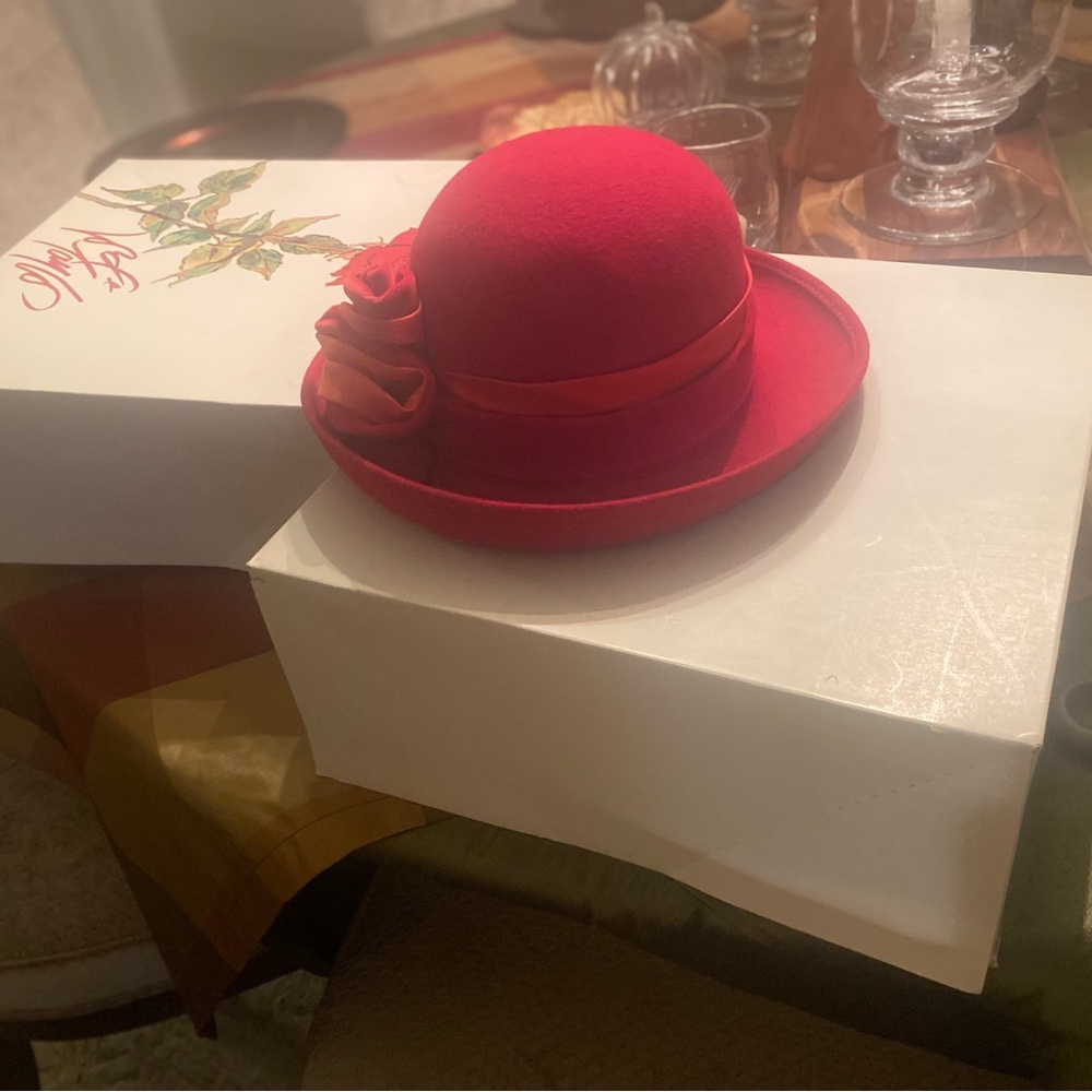 Lord & Taylor Vibrant Red felt Women's Hat - Picture 6 of 6